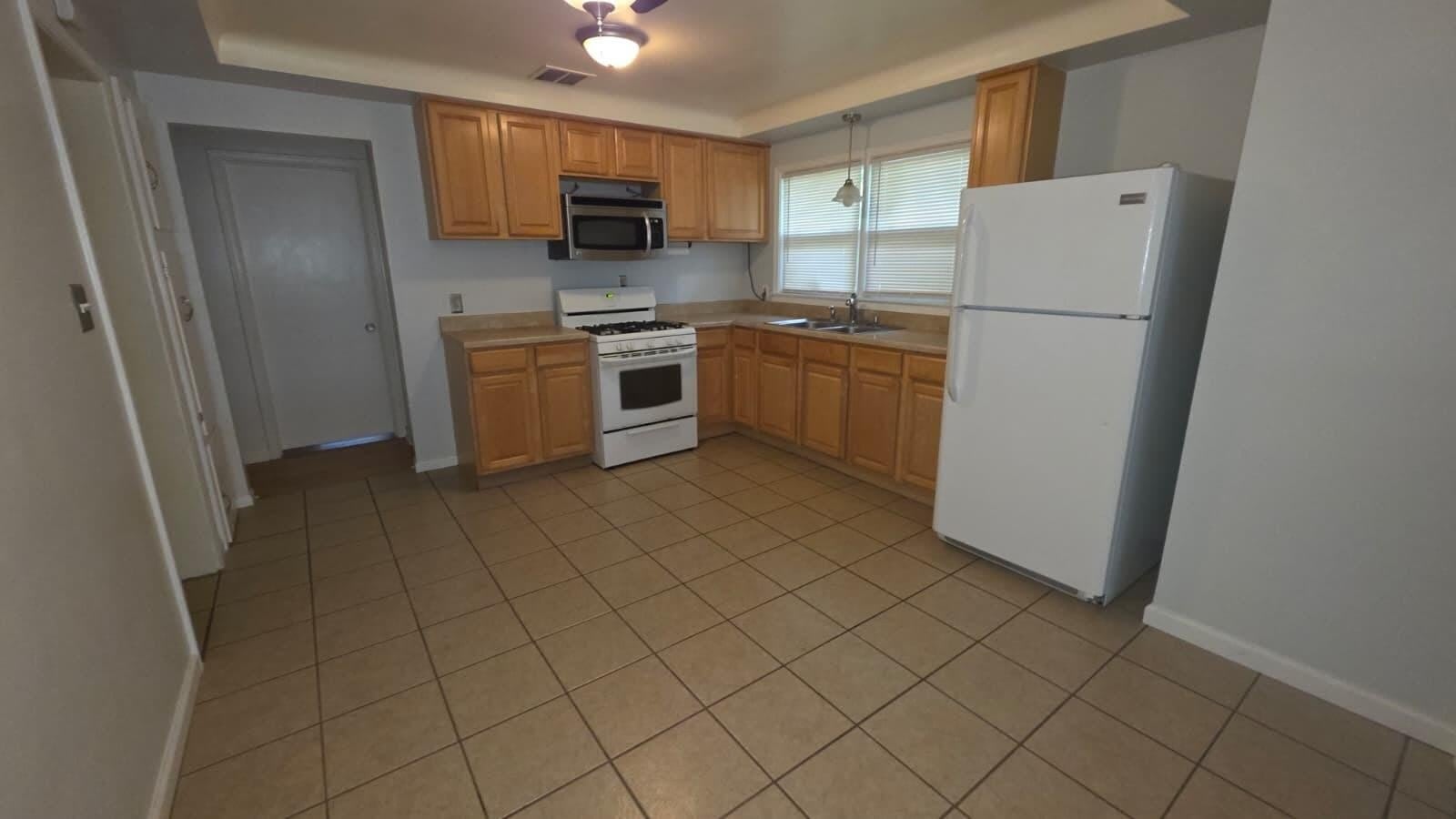 24517 Rosebud Avenue – photo 4