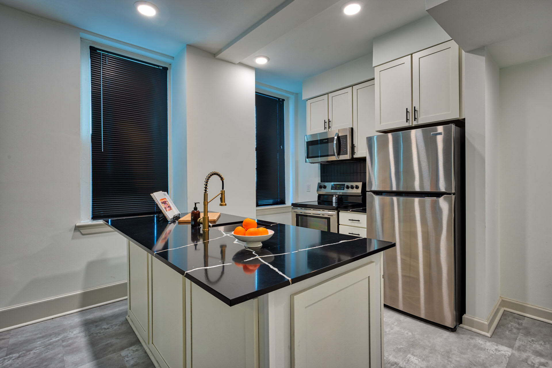 142 West York Street Apartments – photo 2