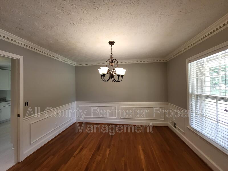 4548 Shallowford Road – photo 4