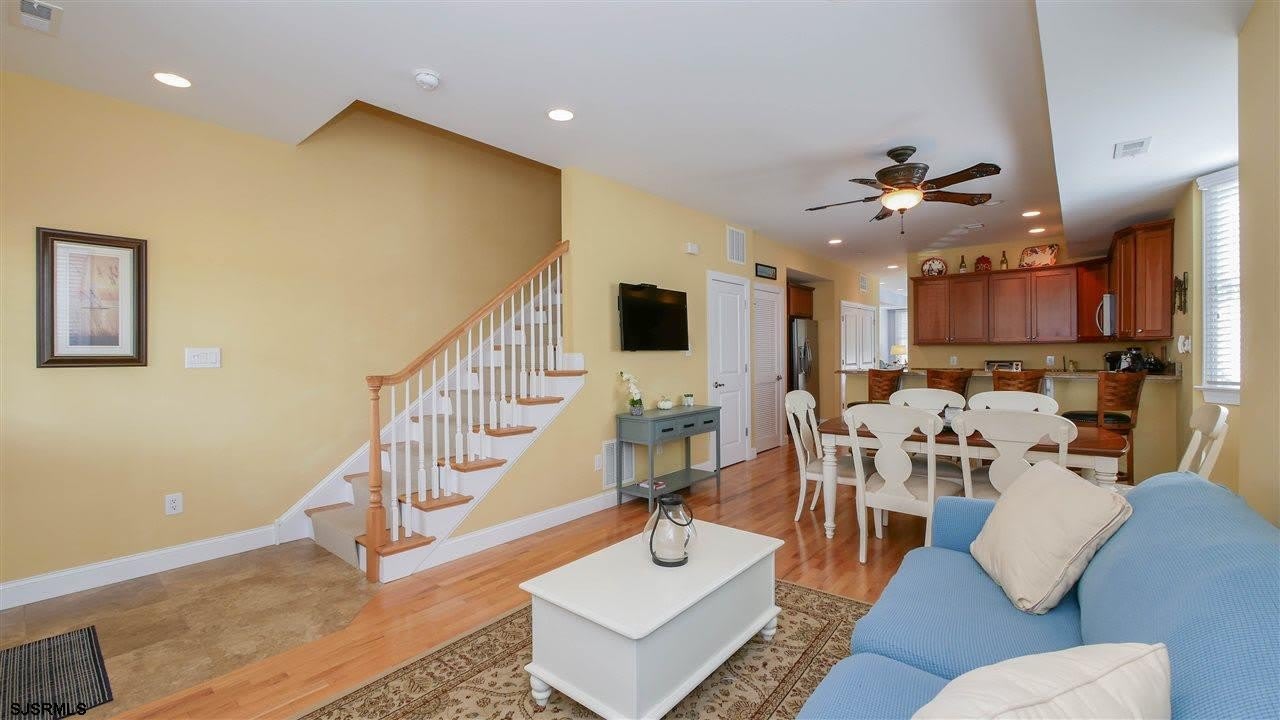 9410 Winchester JULY 1-15 Ave – photo 5