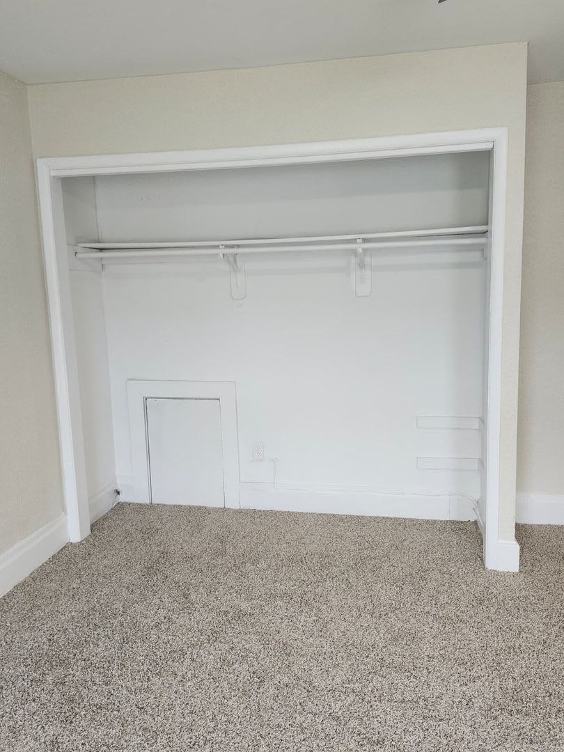 Comfortable 3BR Home in McKees Rocks, Section 8 Considered!! – photo 2