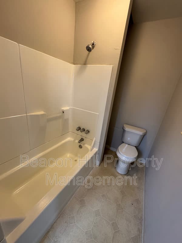 7923 Connecticut Avenue – photo 5