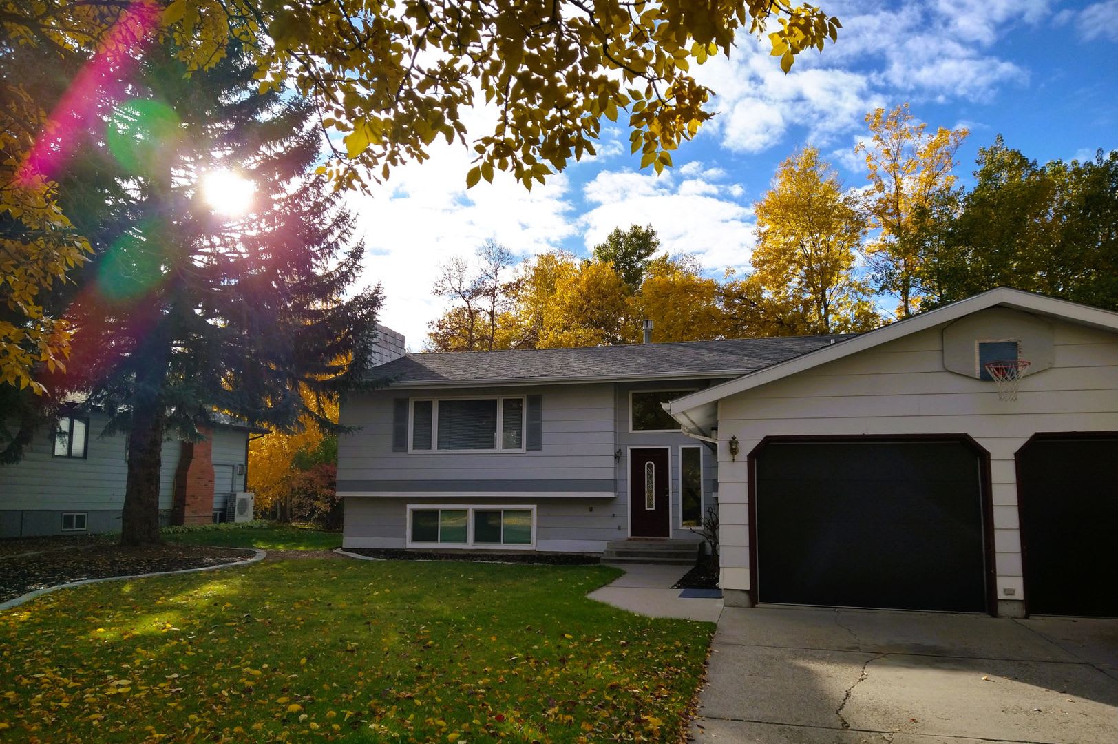 Stylish Turnkey Furnished 2 Br Daylight Basement Apartment Utilities Wi Fi Included – photo 5