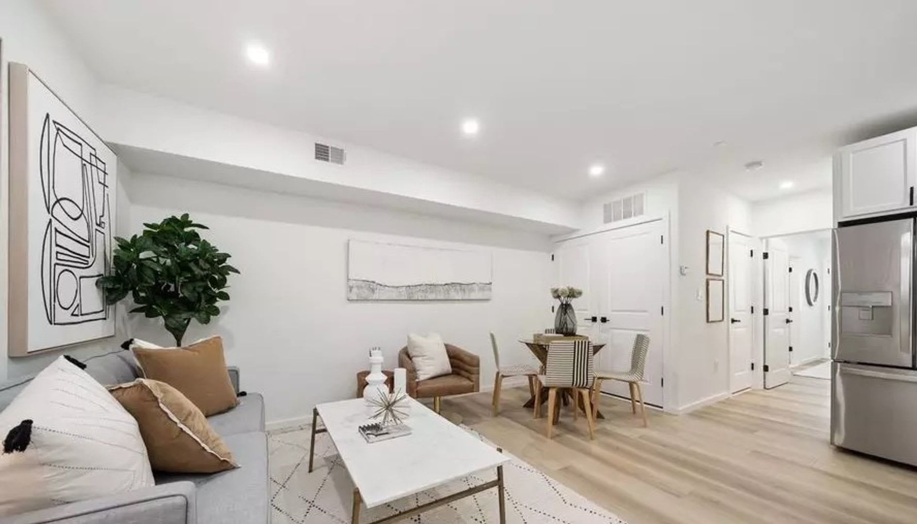 Modern Two Bed – photo 4