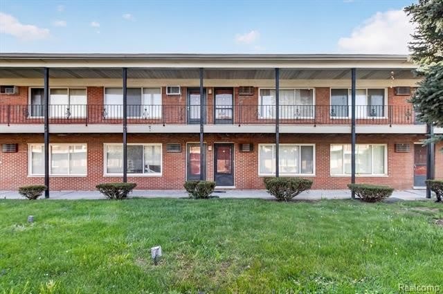 25301 5 Mile rd – photo 3