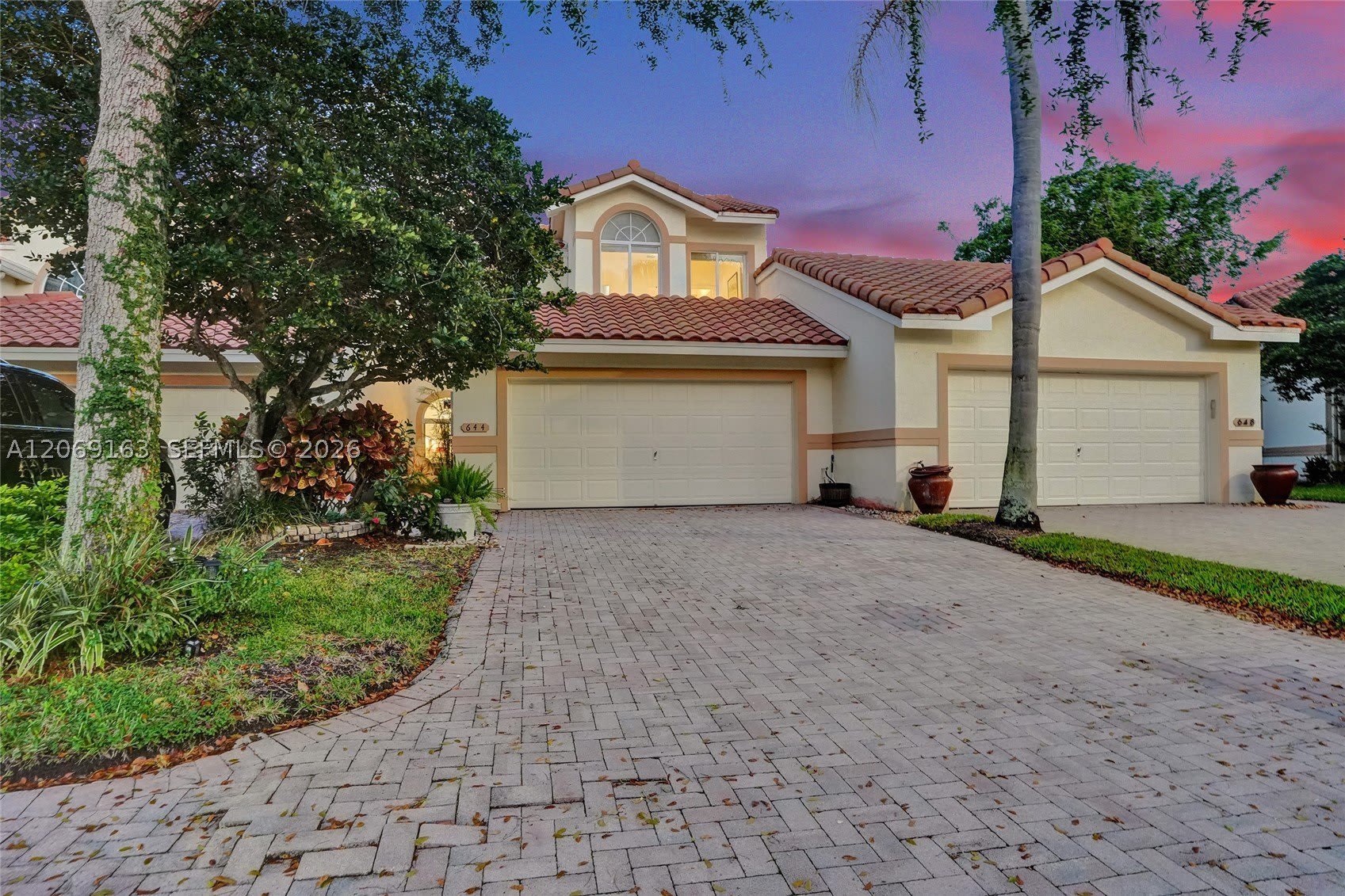 644 W Palm Aire Dr – photo 2