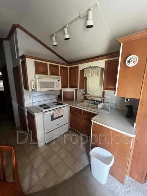 110 Edgewood Way – photo 4