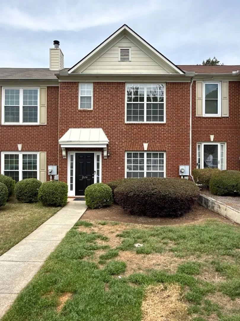 Cozy & Spacious 3BR 2 Bath Home in Lithonia! ***Apply NOW and Get your FREE FIRST MONTH RENT*** – photo 2