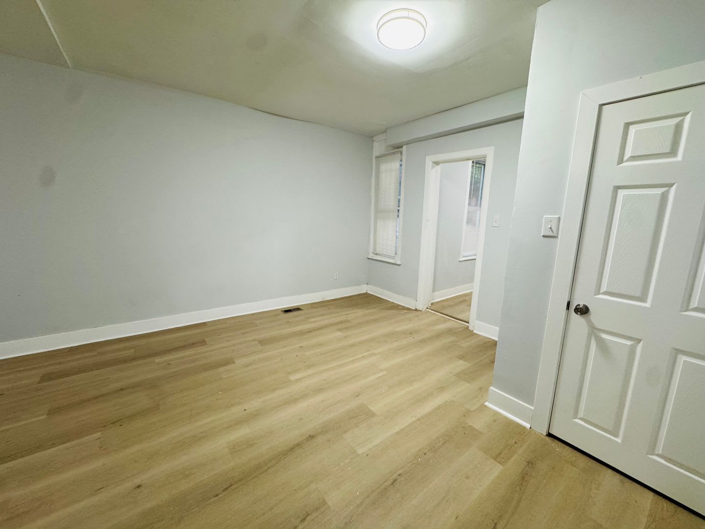 Remodeled 4bd/1.5 bath House with Rear yard!! SECTION 8 ONLY!! – photo 4