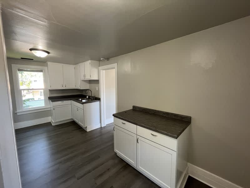 526 Newbury Street Upper – photo 4