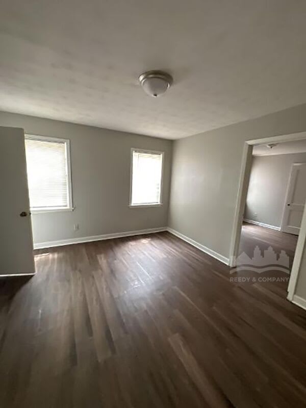 1240 Robin Hood Ln – photo 3