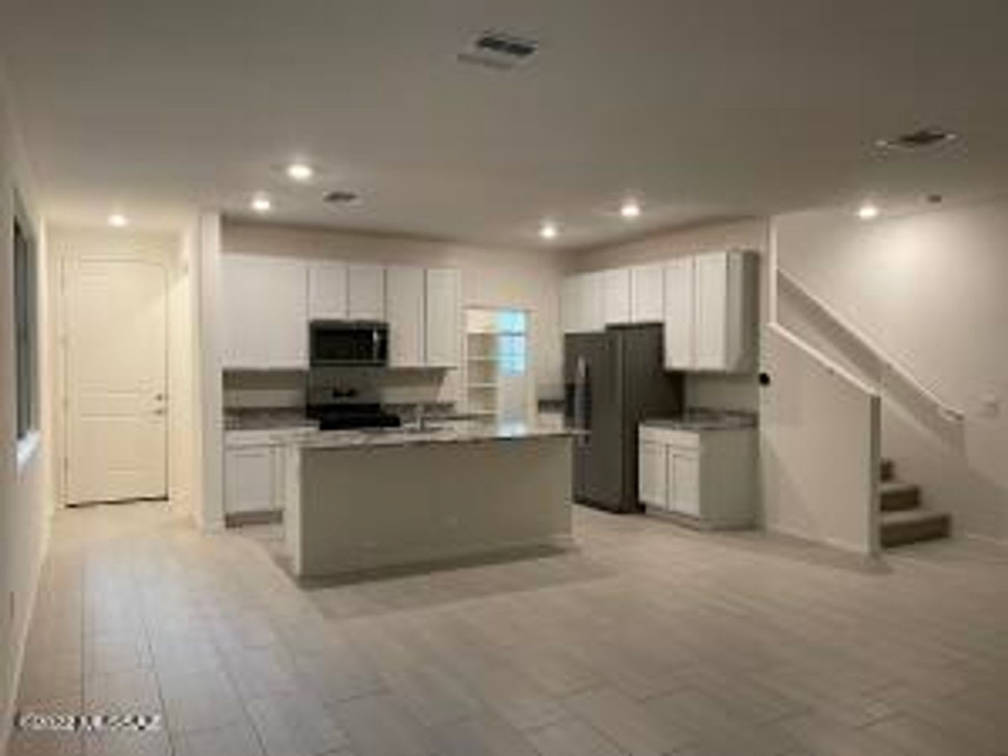 Beautiful 4Bdm 2.5Ba Home, Centrally located! – photo 4