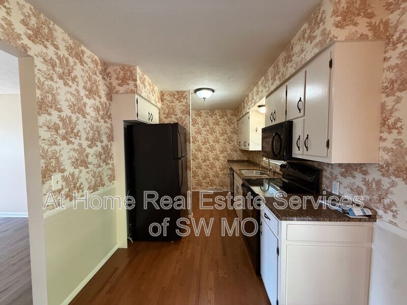 2027 S Kentwood – photo 5