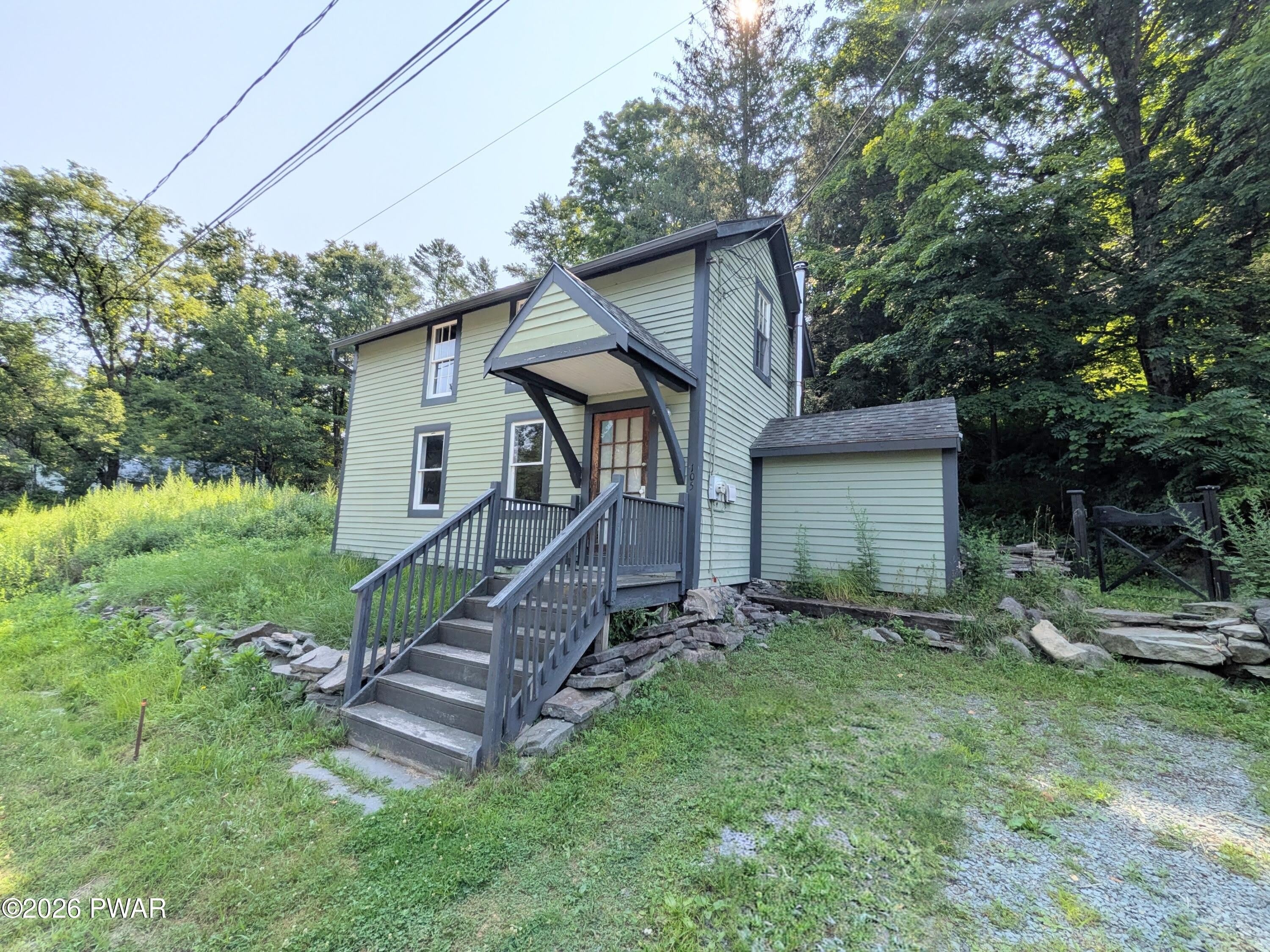 105 Delaware Drive – photo 1
