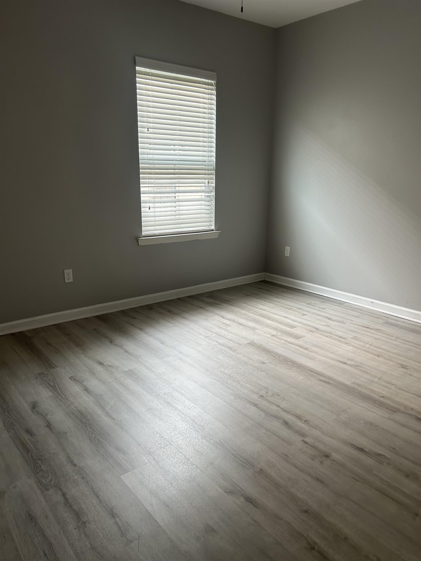 1929 Durham Avenue – photo 2