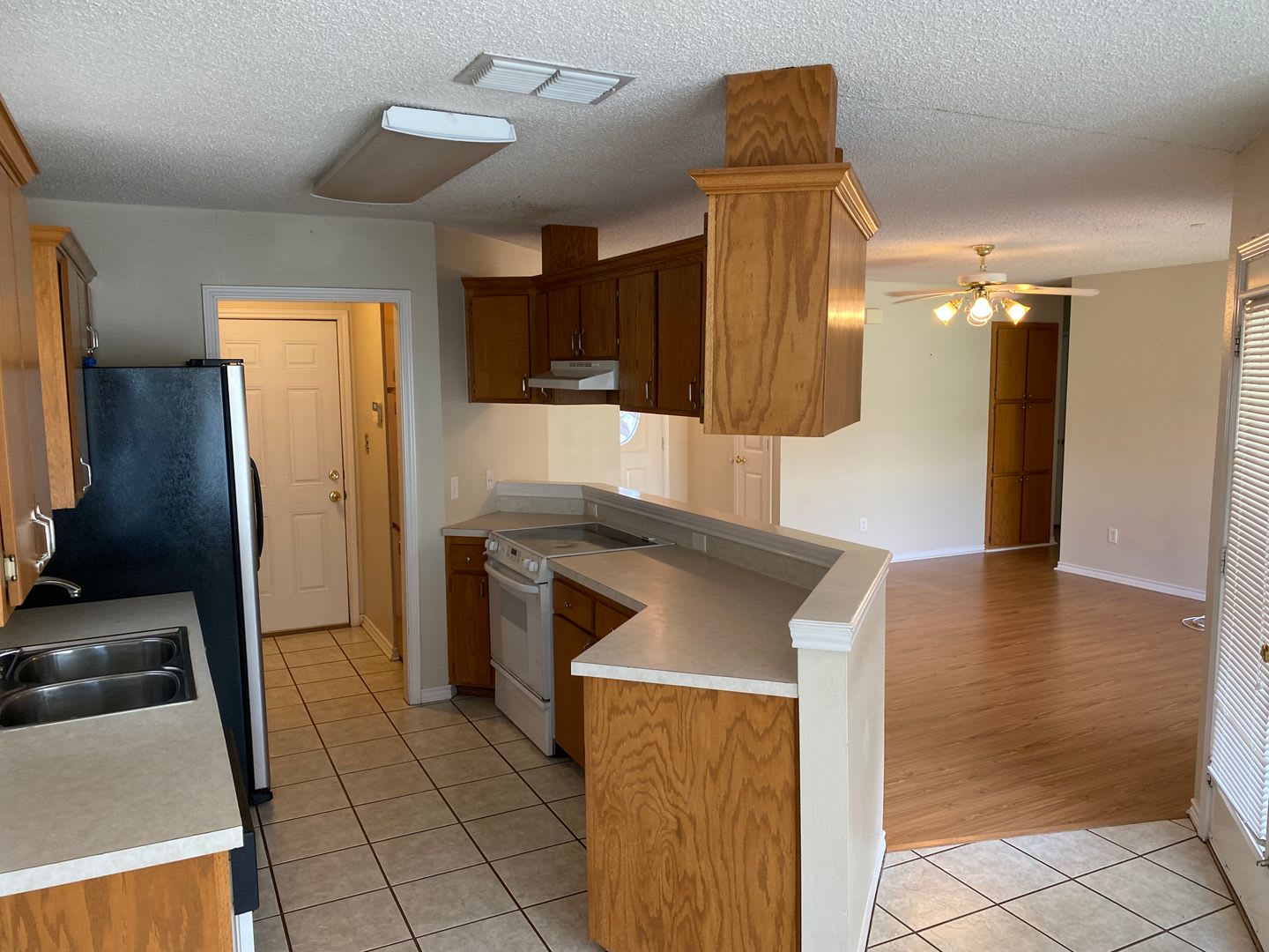 3 Bed 2 Bath – photo 4