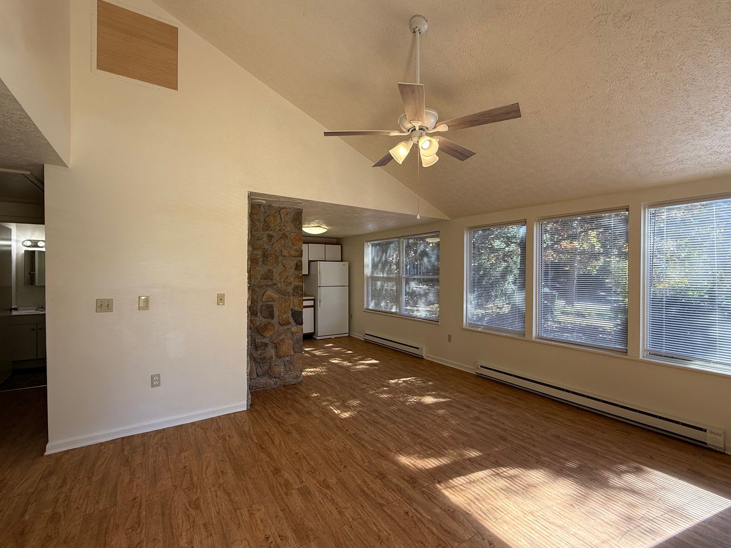 2 Bedroom, 1 Bath Duplex – photo 1