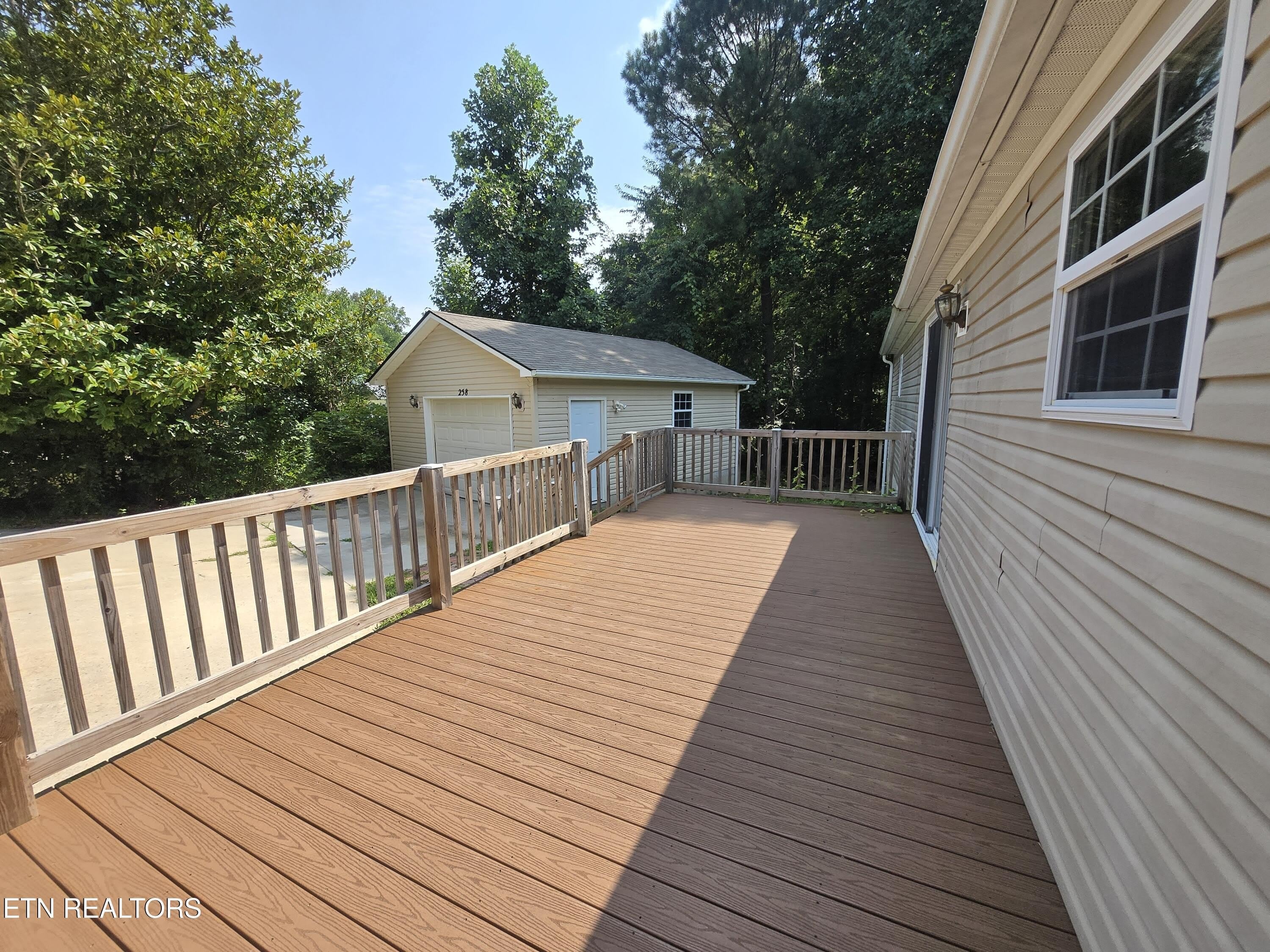 258 Dartmoor Drive – photo 4