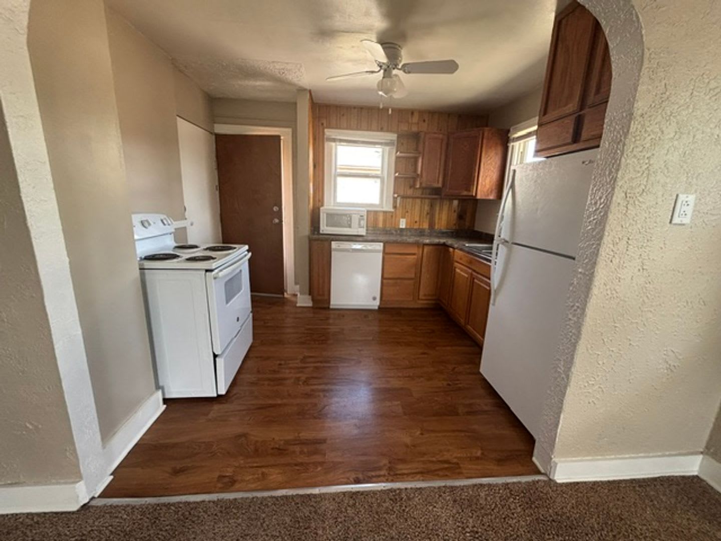 PM 145-1 2110 E. 13th Street Upper Unit – photo 5