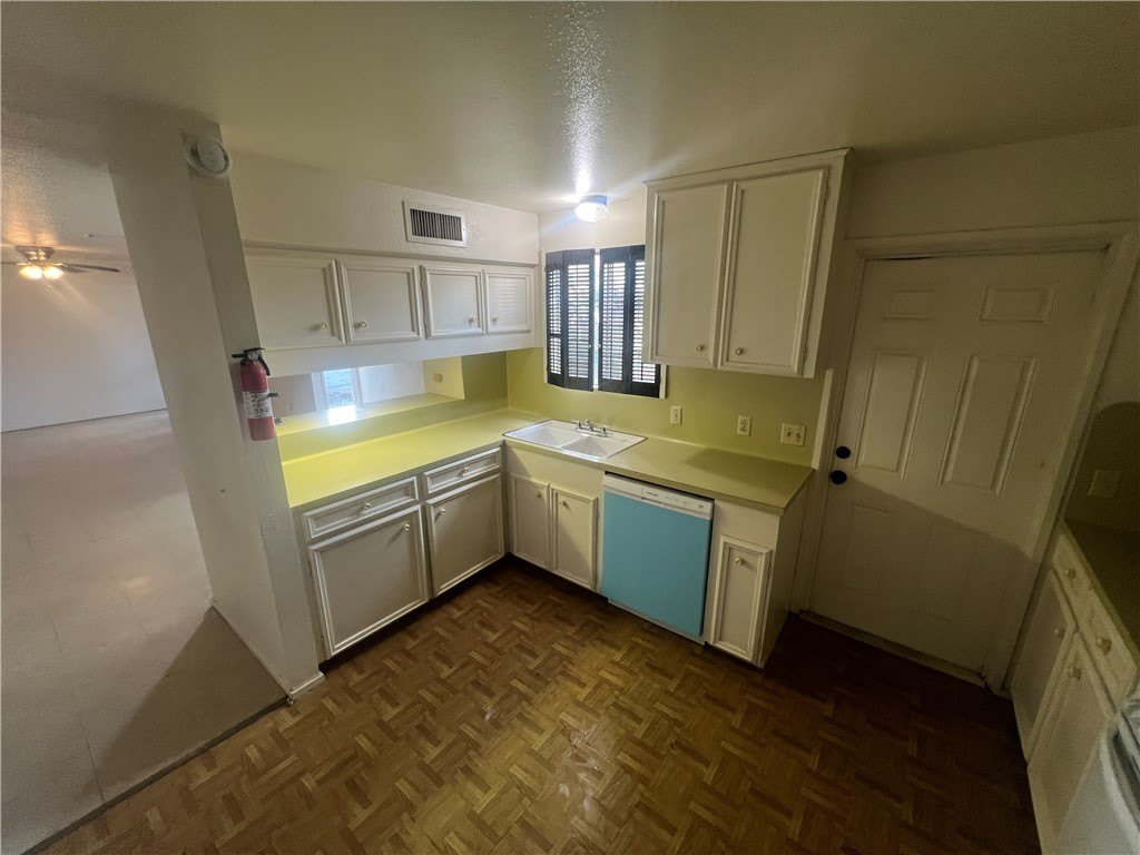 3030 Santa Fe Street – photo 3