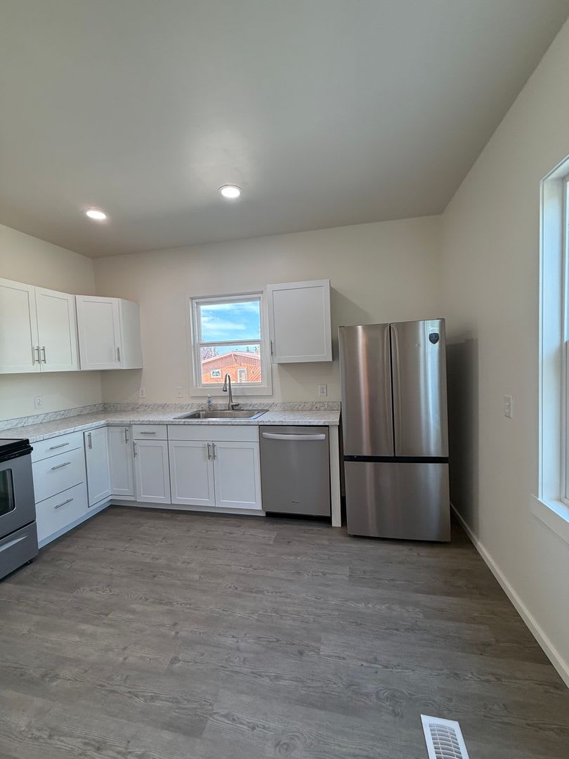 927 W Mercury – photo 3