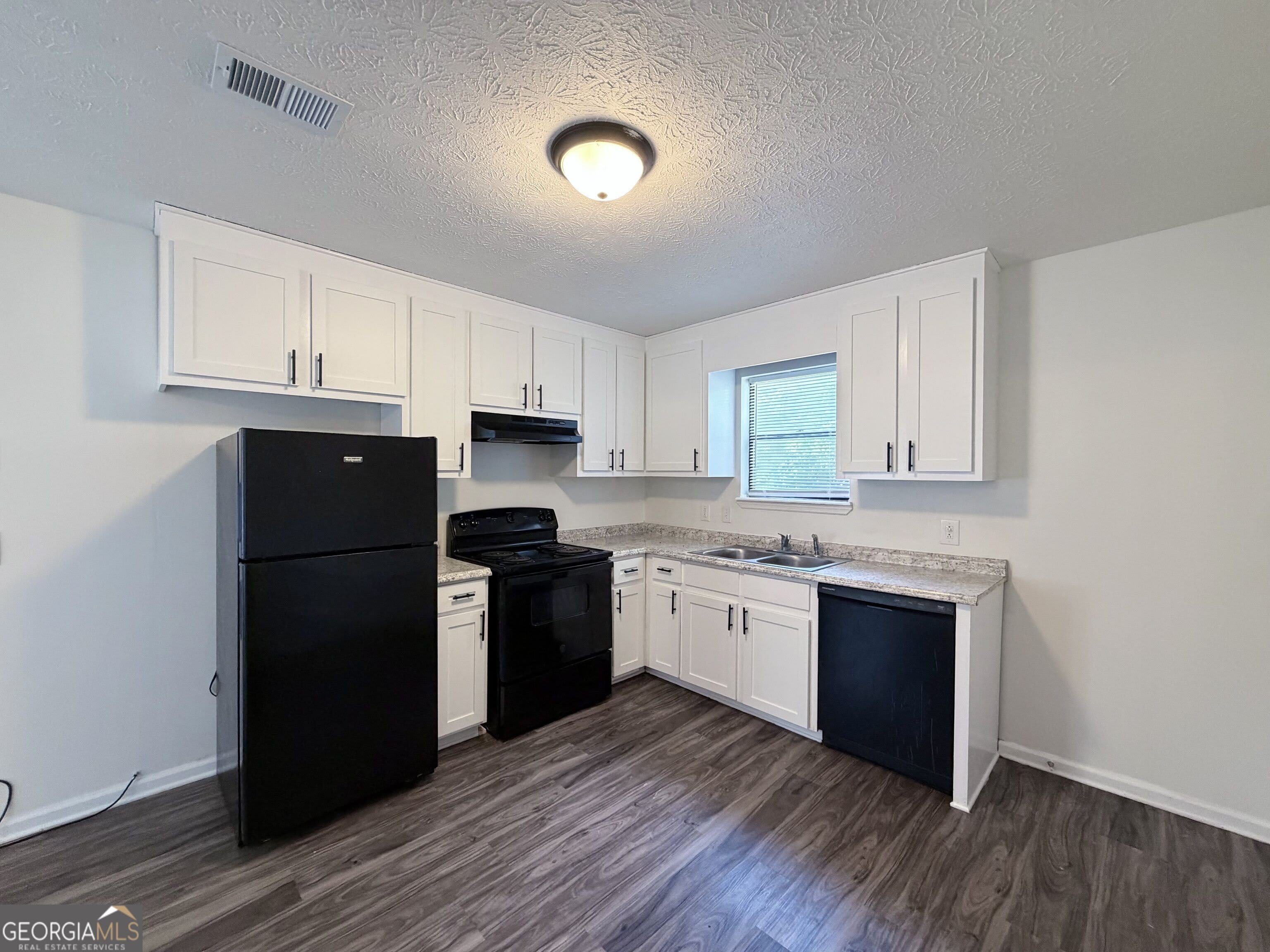 212 E Paces Drive – photo 4