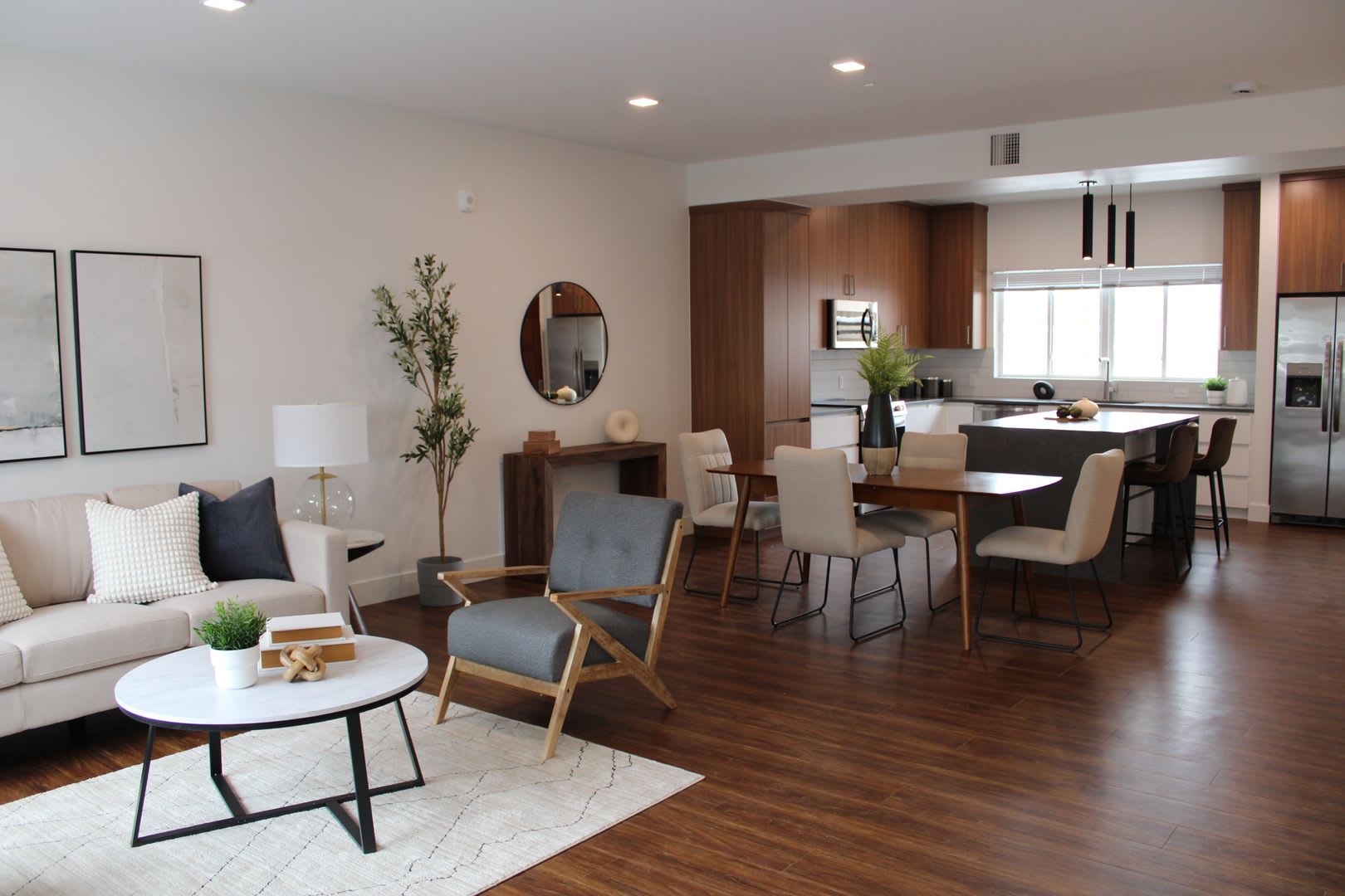 Stunning 3-Story Townhome in Oldtown Louisville – photo 4