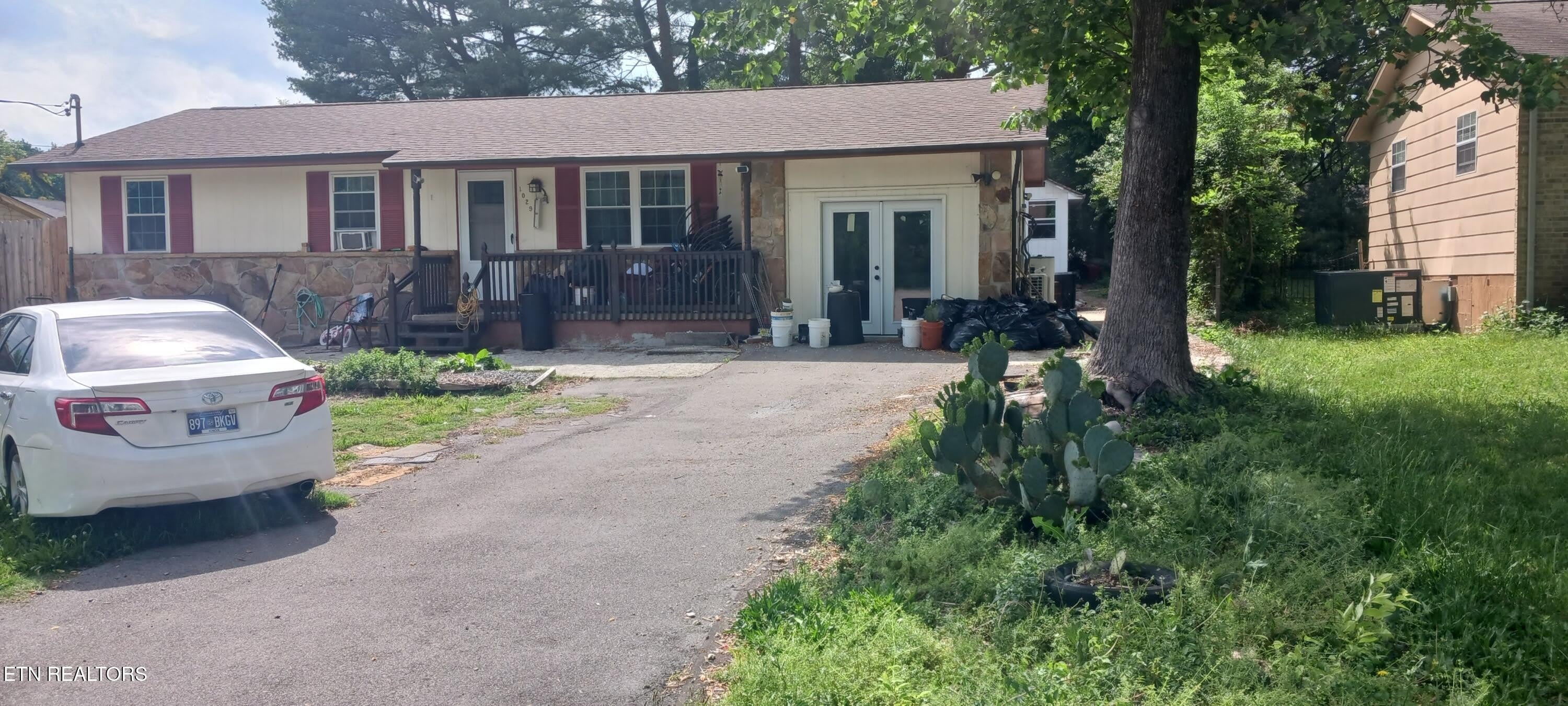 1029 Morrow Rd – photo 5