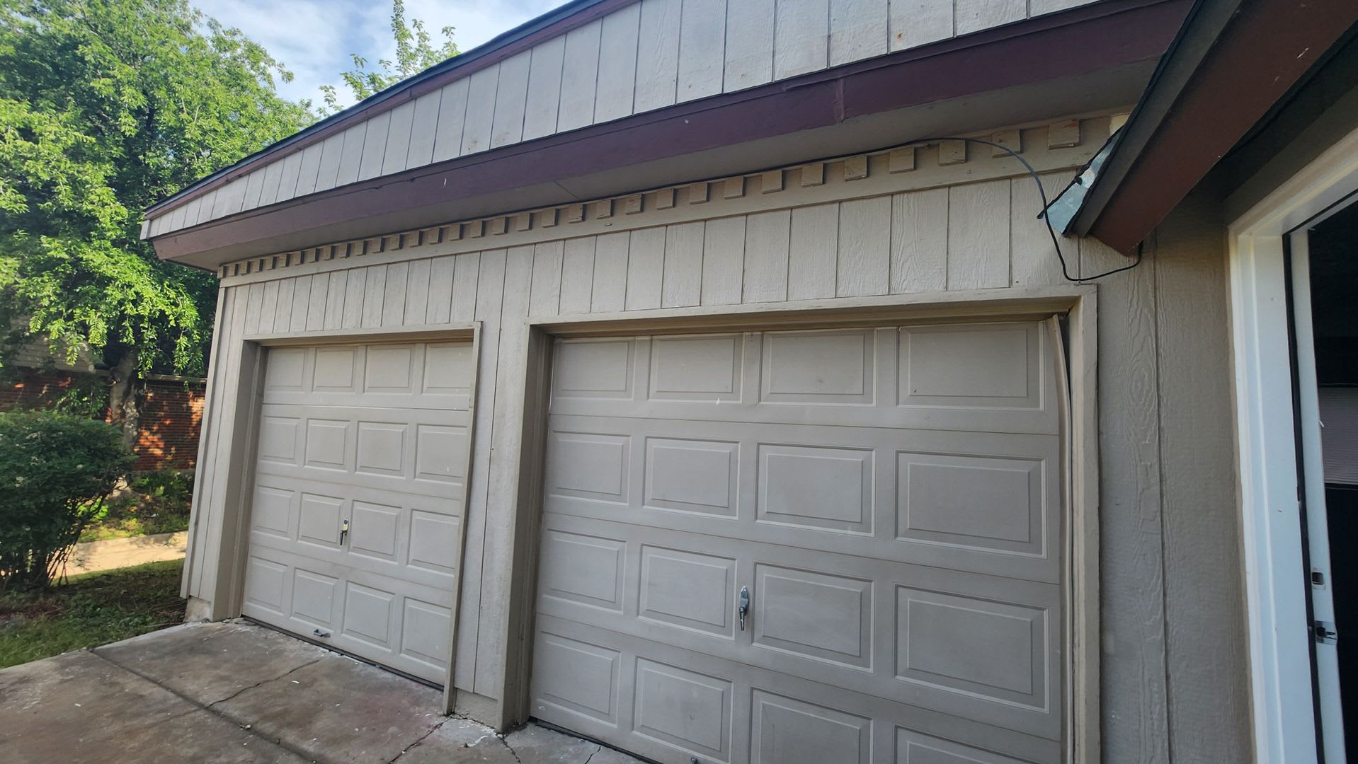 Very nice home located in the Eisenhower Village! NO PETS! – photo 2
