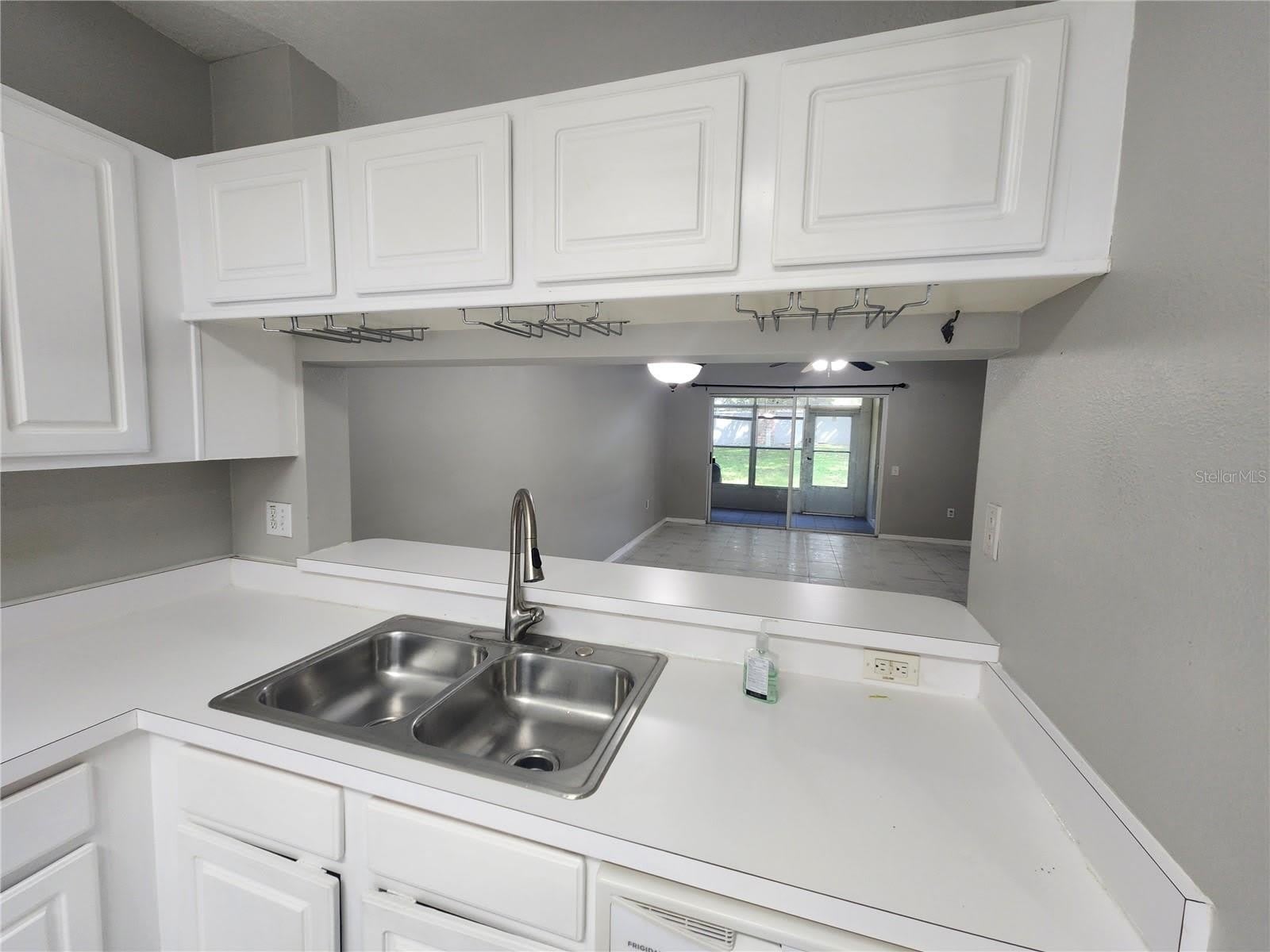 2302 LAKE WOODBERRY Circle – photo 5