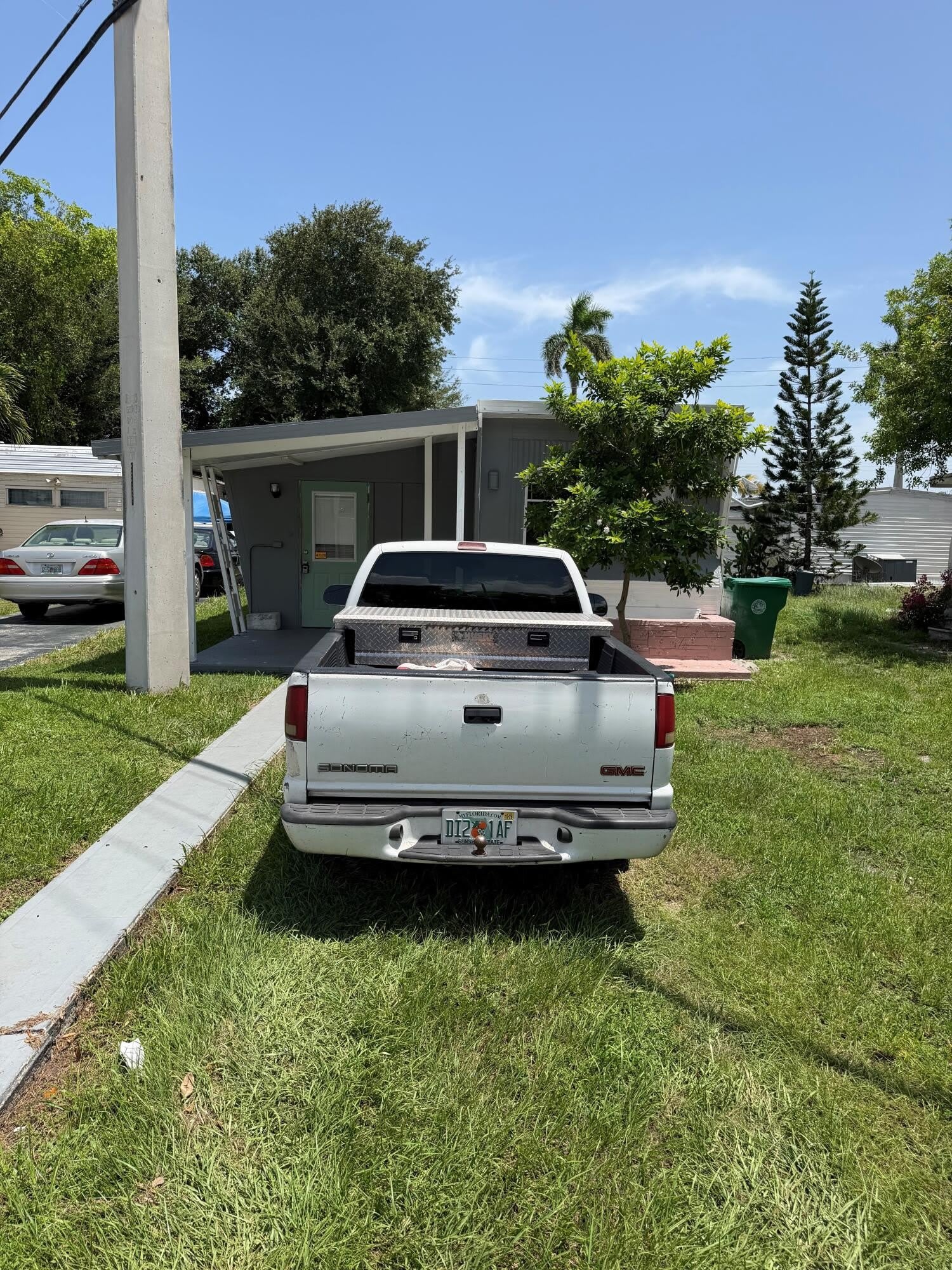 8556 BERKLEY Drive – photo 2