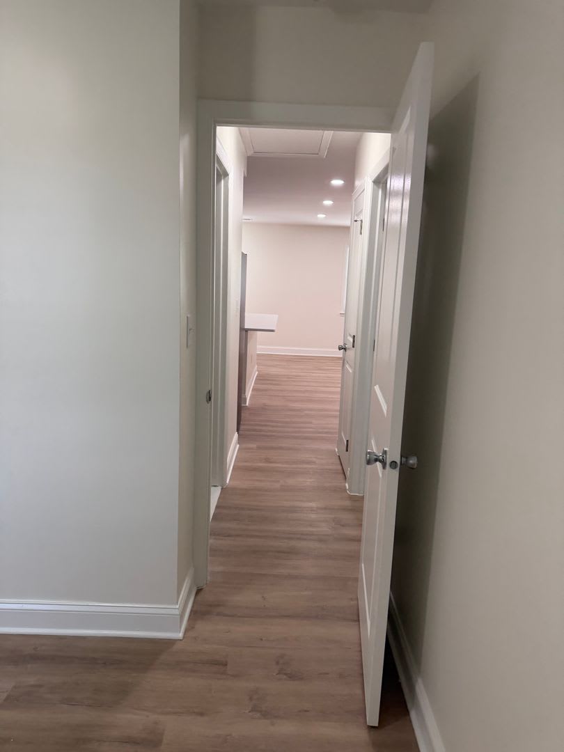 West Carroll Apartments – photo 5