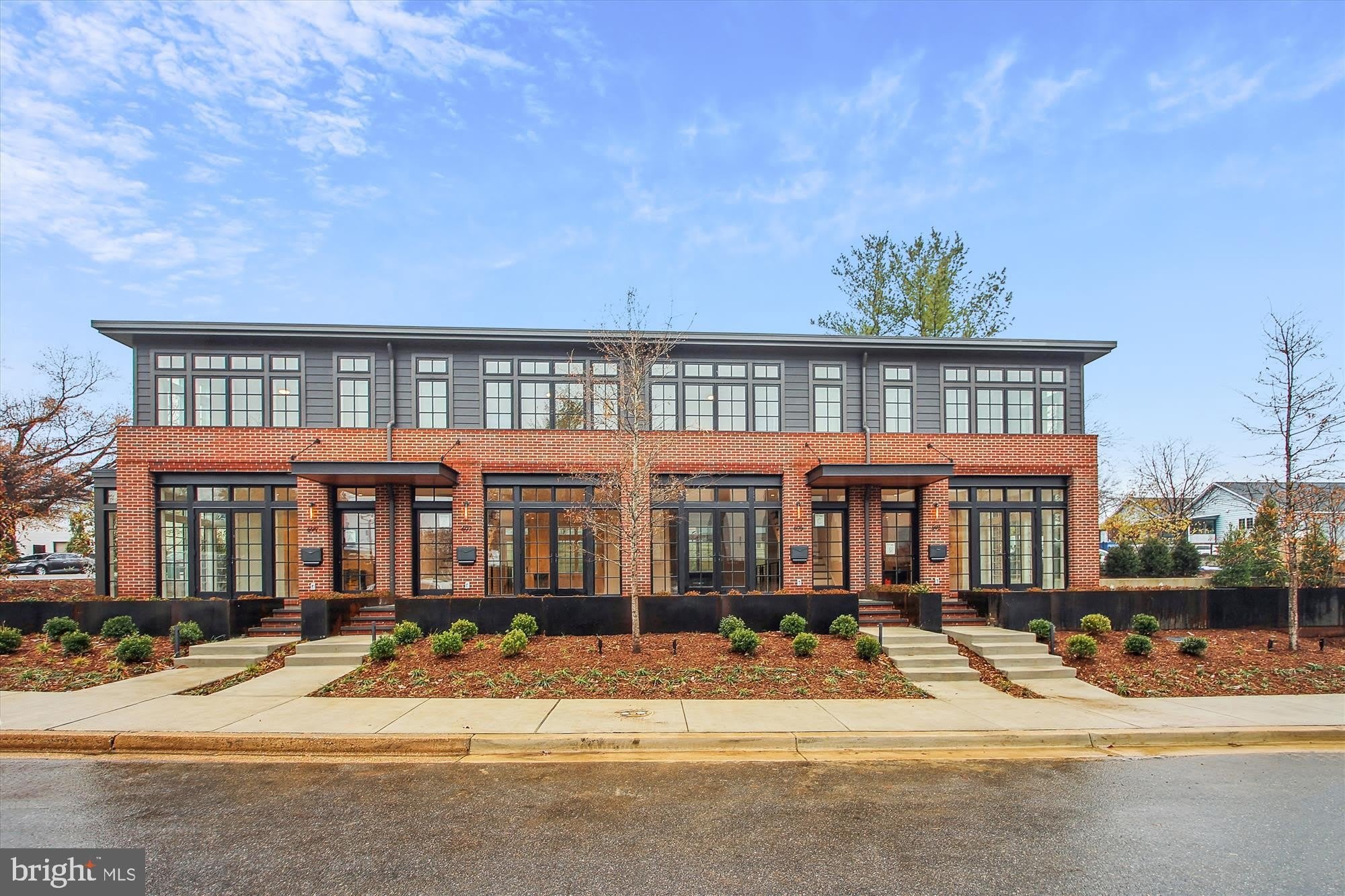 699 GIDDINGS Avenue – photo 1