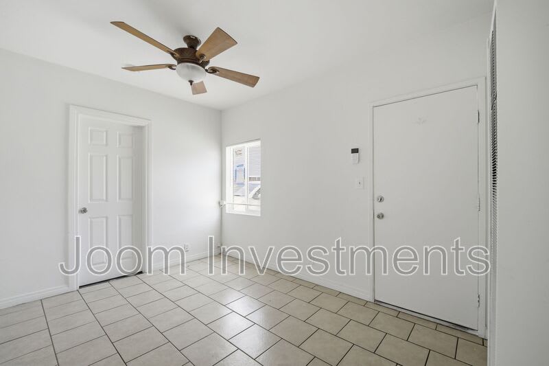 4914 1/2 Maine Ave – photo 3