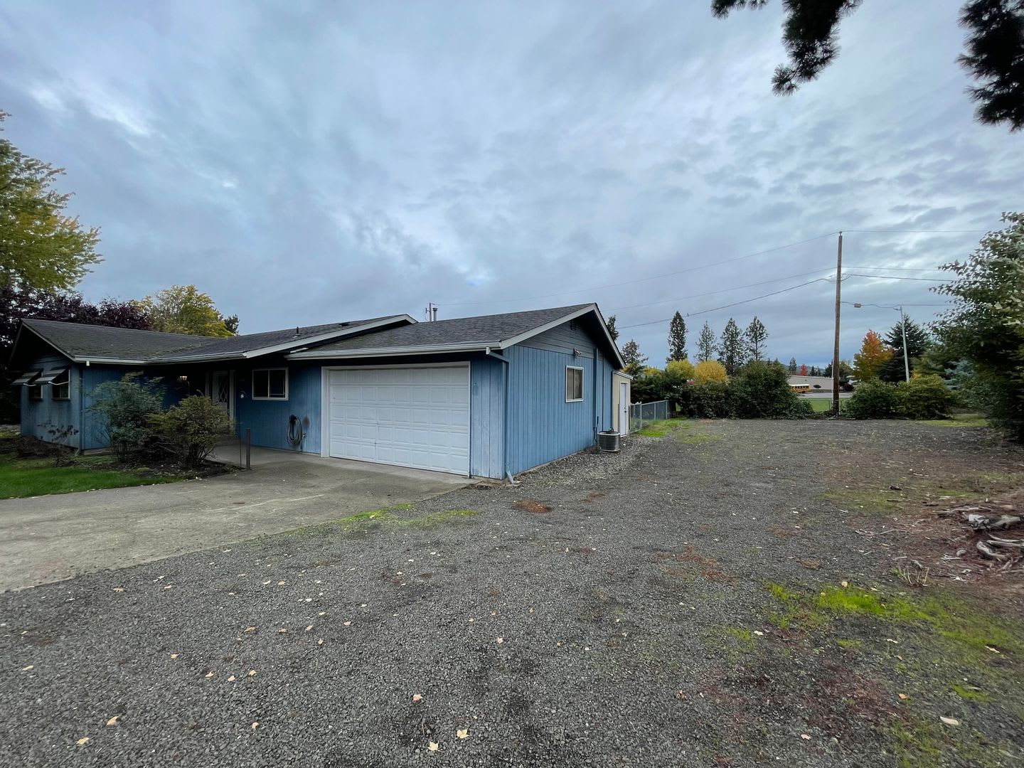 3 Bedroom Home with RV Parking – photo 2