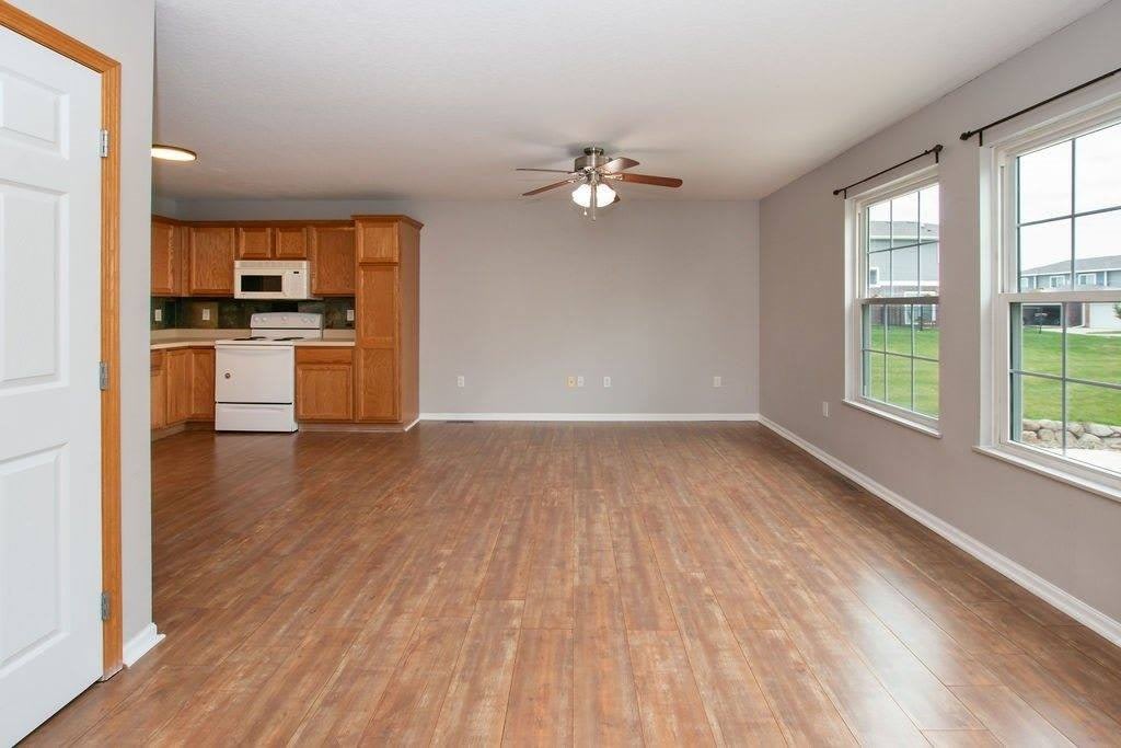 1062 10th Avenue NW – photo 3