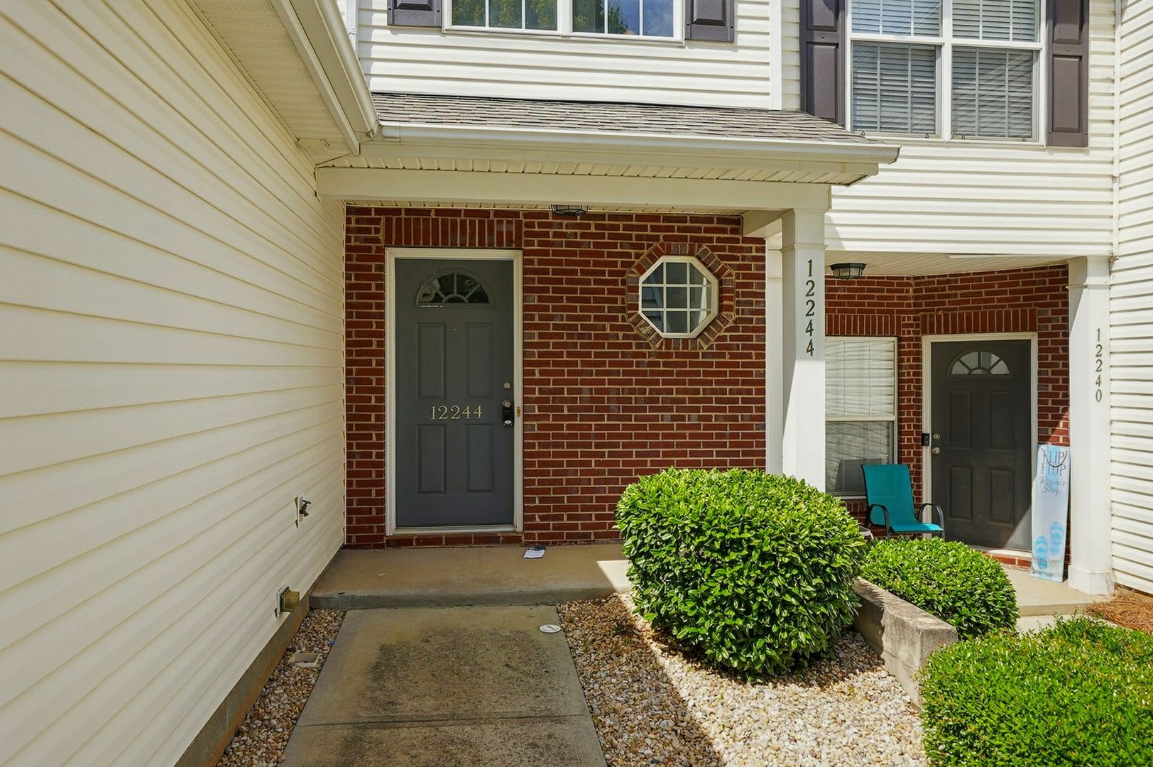 2 Bedroom Townhome in Pineville! – photo 3
