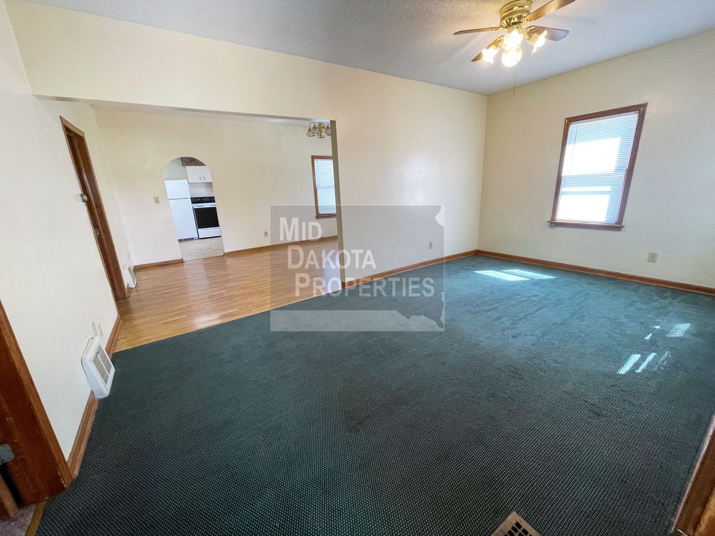 914 E 2nd- 3 bedroom house – photo 2