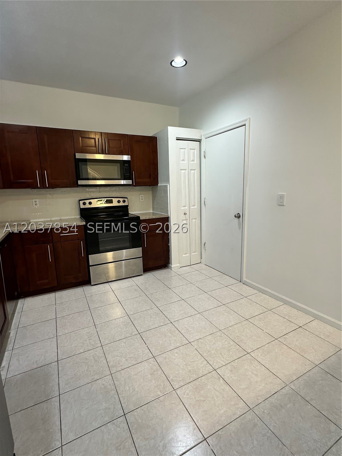5541 Nw 90Th Ter – photo 4