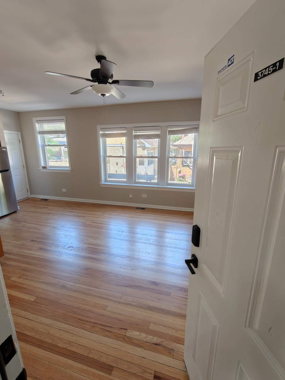 4954 N Ridgeway Ave – photo 4