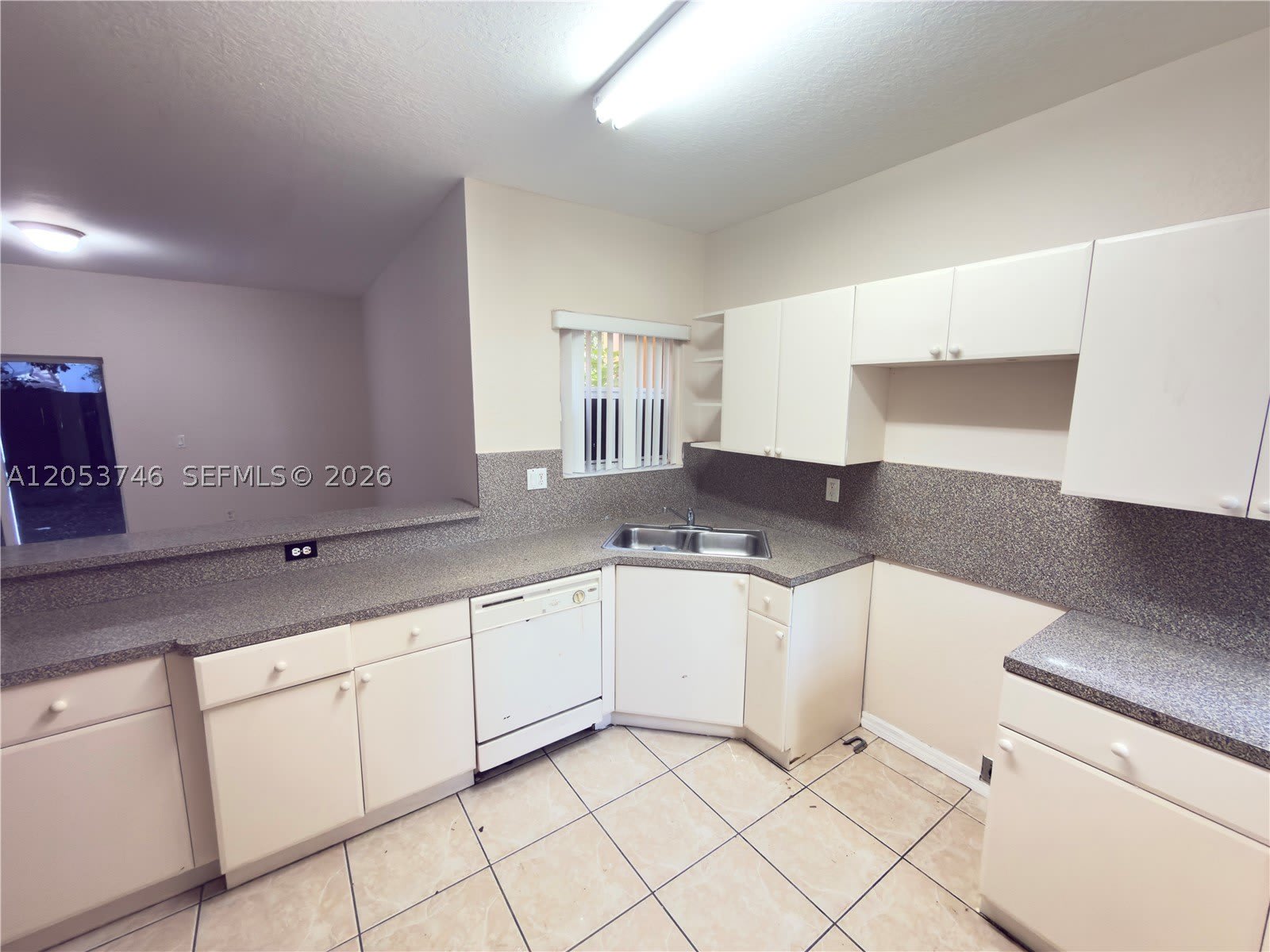 646 SW 7TH TERRA – photo 4