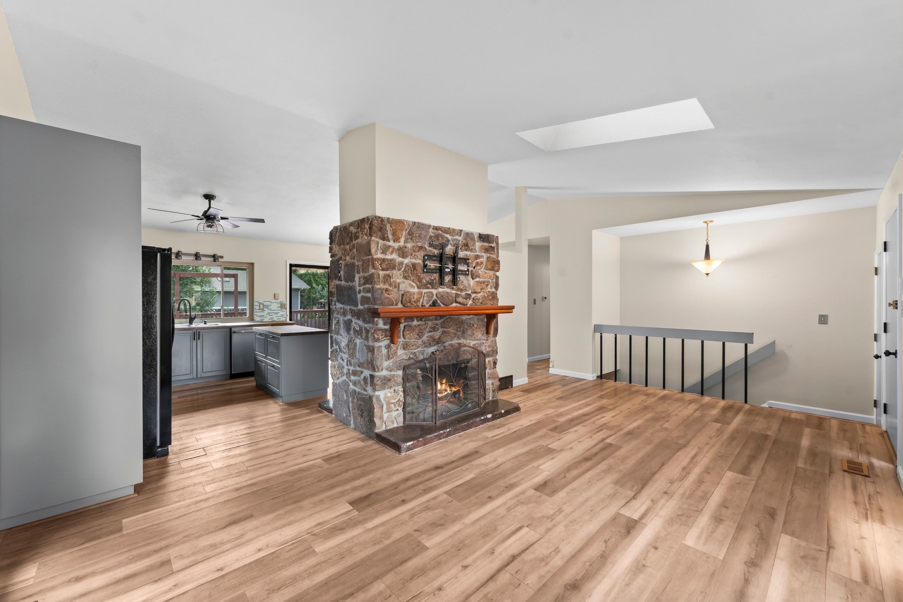 3819 Midsummer Lane South – photo 4