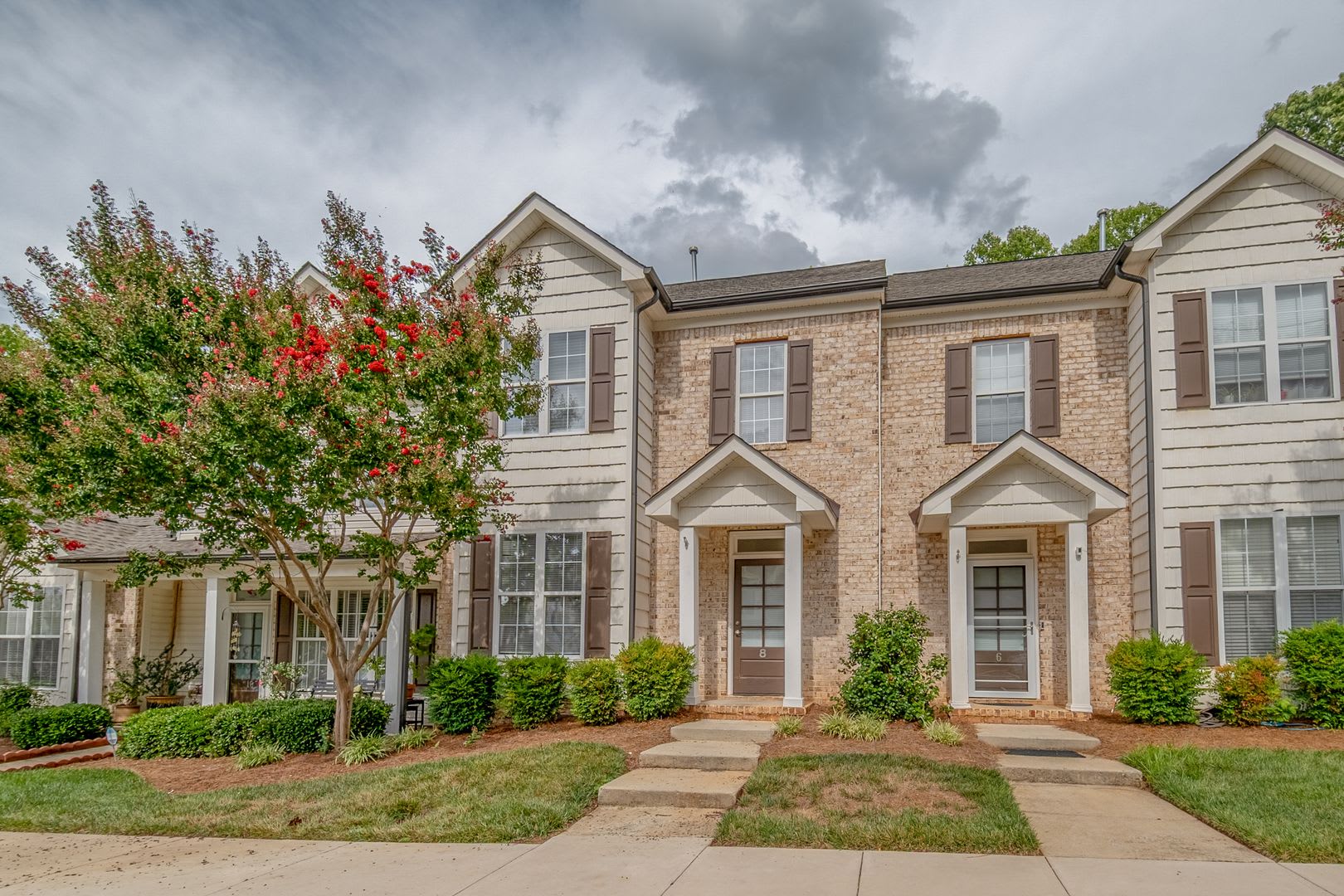 Beautifully Updated 3 Bedroom Home in a Quiet area– 8 Hydrangea Ct – photo 2