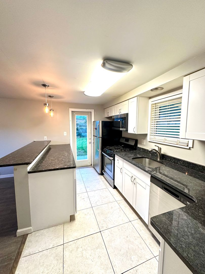 Updated 3 Bed, 1.5 Bath Home in Forest Hills – photo 4