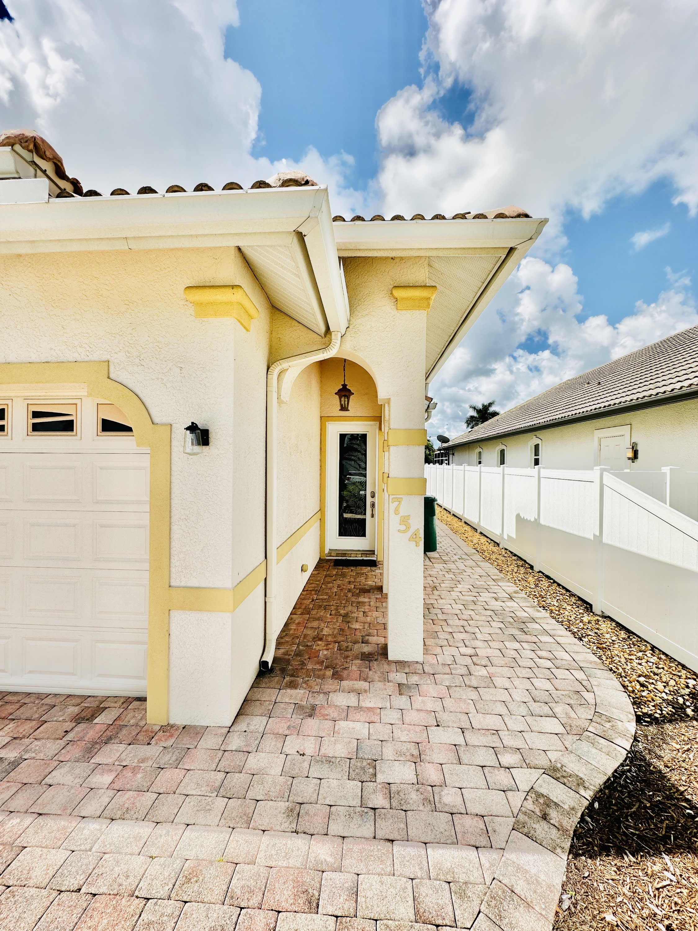754 107th Ave N. – photo 3