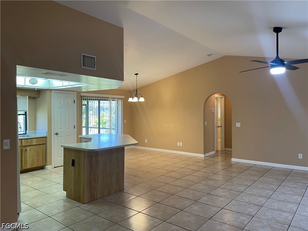 531 SW 36th Street – photo 2