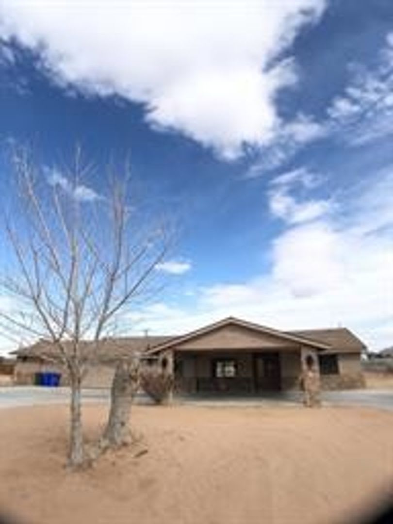 House For Rent – photo 1