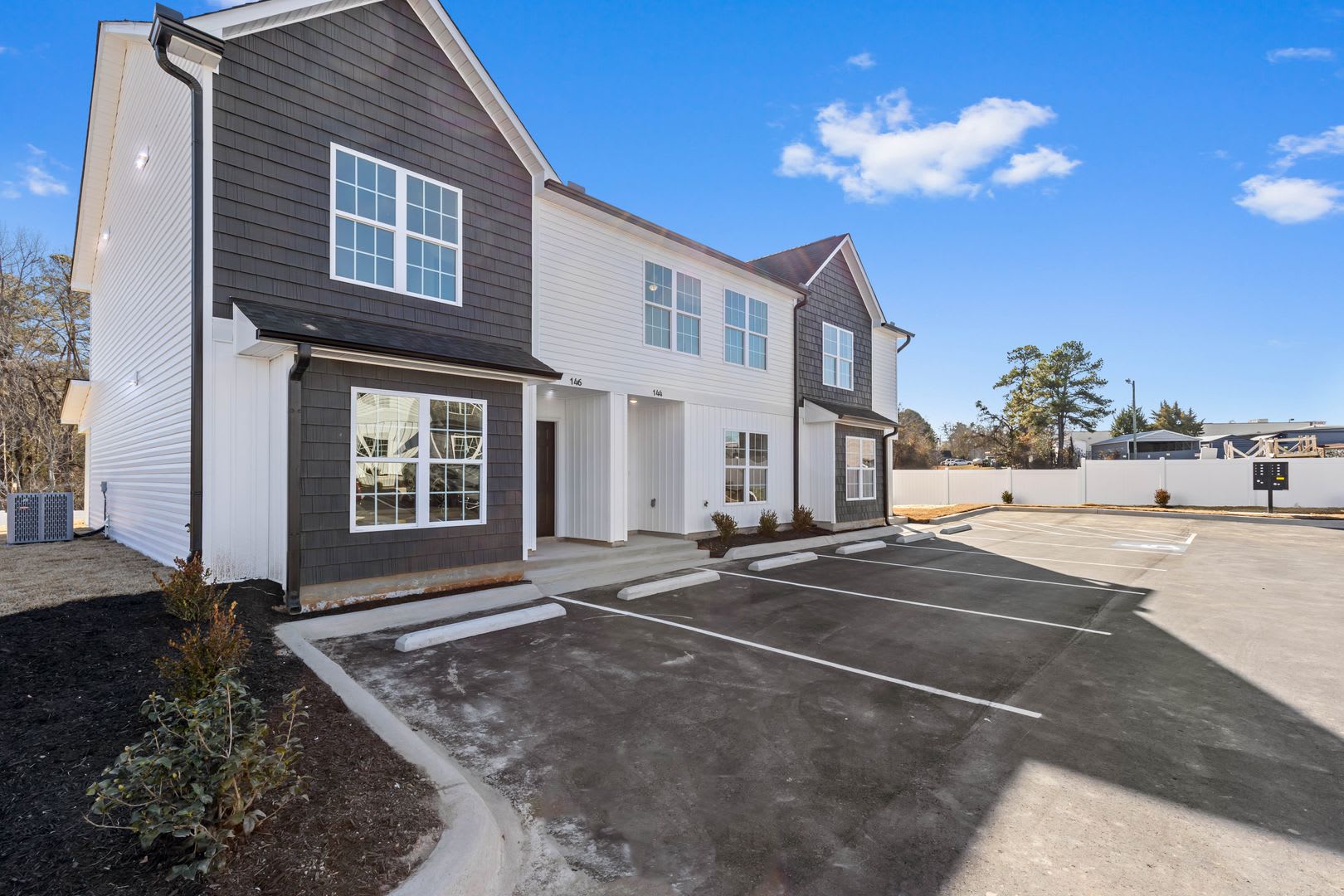 Military Special Expires 8 31 Small Luxury Community New Construction Townhouses Minuets From Fort Bragg Pet Friendly – photo 1