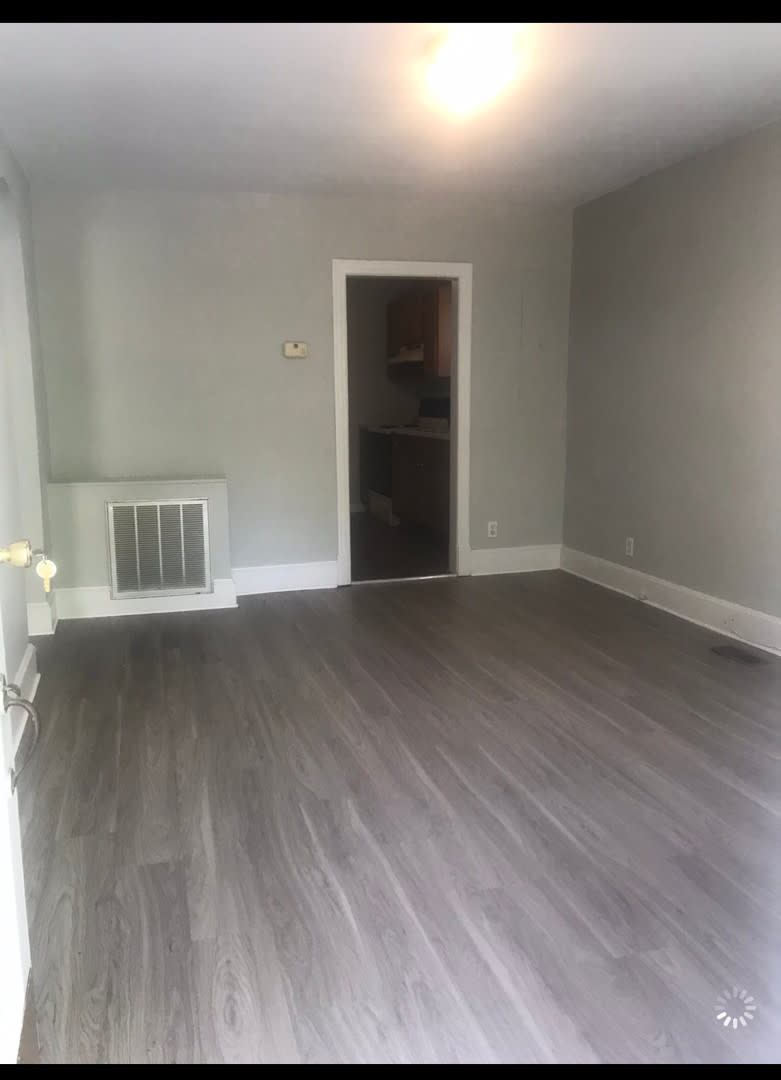 Cute Bungalow In Byrd Park With Large Fenced Yard – photo 3