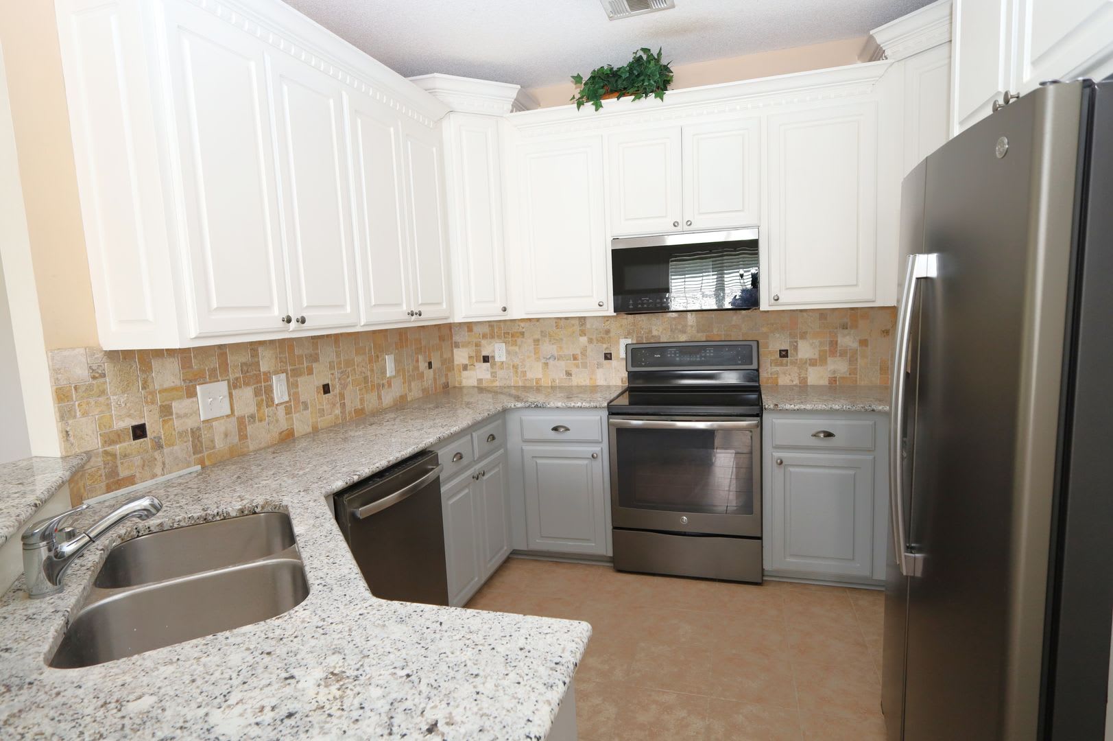 4470 Plantation Crest Road – photo 5